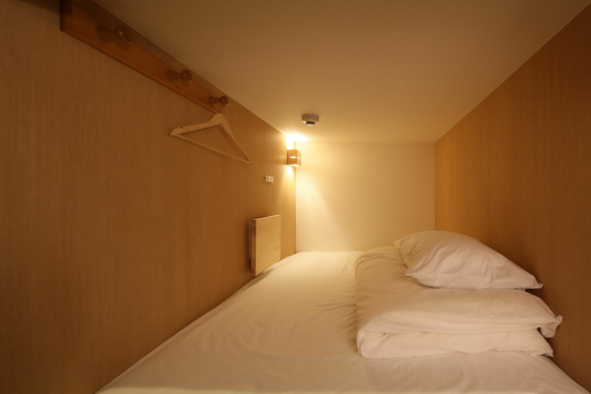 Iloha Hostel Namba Shinsaibashi Osaka Exteriör bild